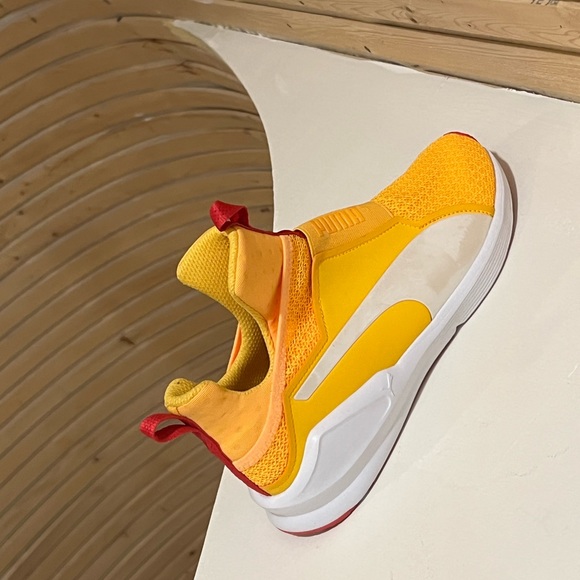 Puma women’s sneakers - Picture 6 of 9